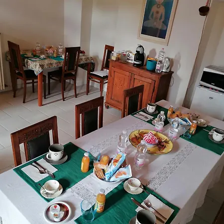 Oda ve Kahvaltı Beb Lortallino 5*